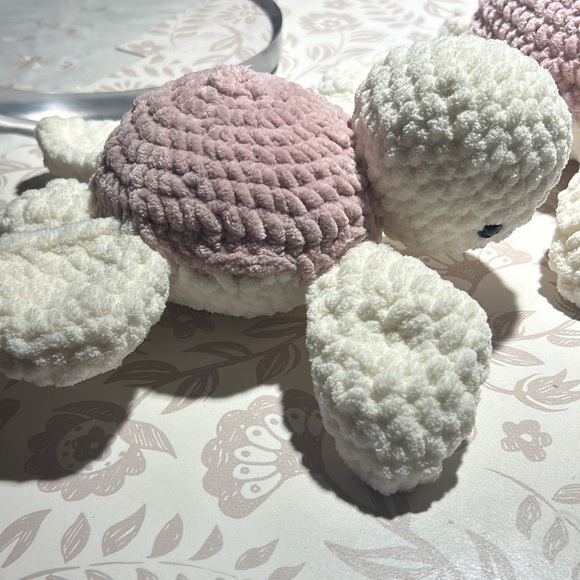 Handmade turtle baby and mom in pink and white colour - Picture 5 of 5
